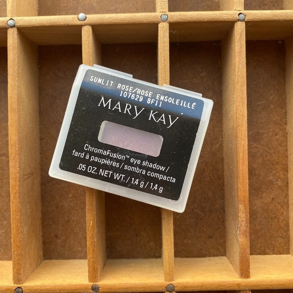 New Mary Kay SUNLIT ROSE Chromafusion Eye Shadow Full Size NIB - Picture 1 of 3